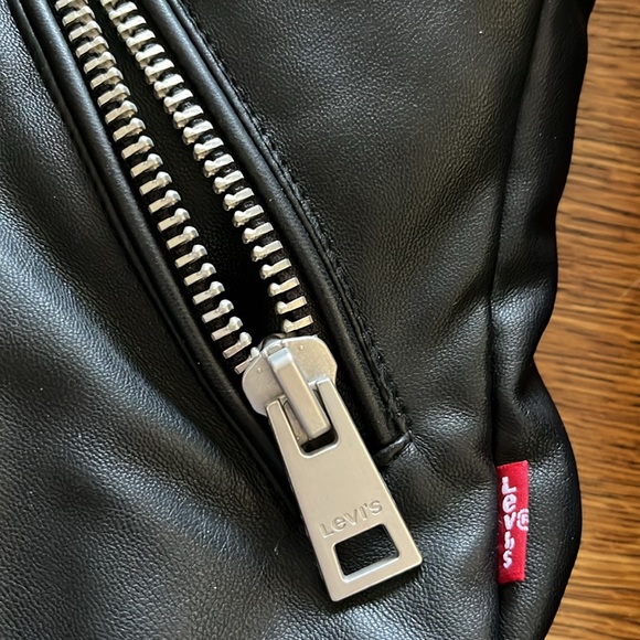 Levi Strauss Women’s Puffer Jacket - Picture 8 of 8